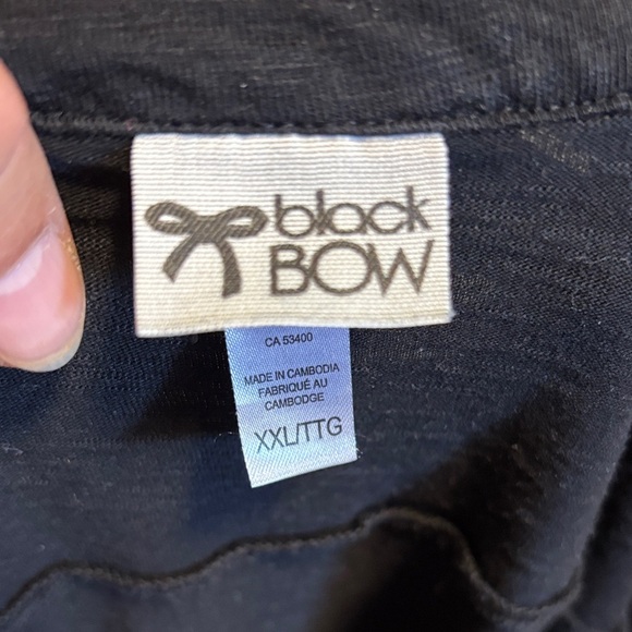 Casual Black Short Sleeve Women's Tee - Picture 2 of 2